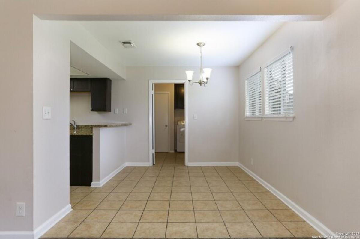 Picture of Home For Sale in San Antonio, Texas, United States