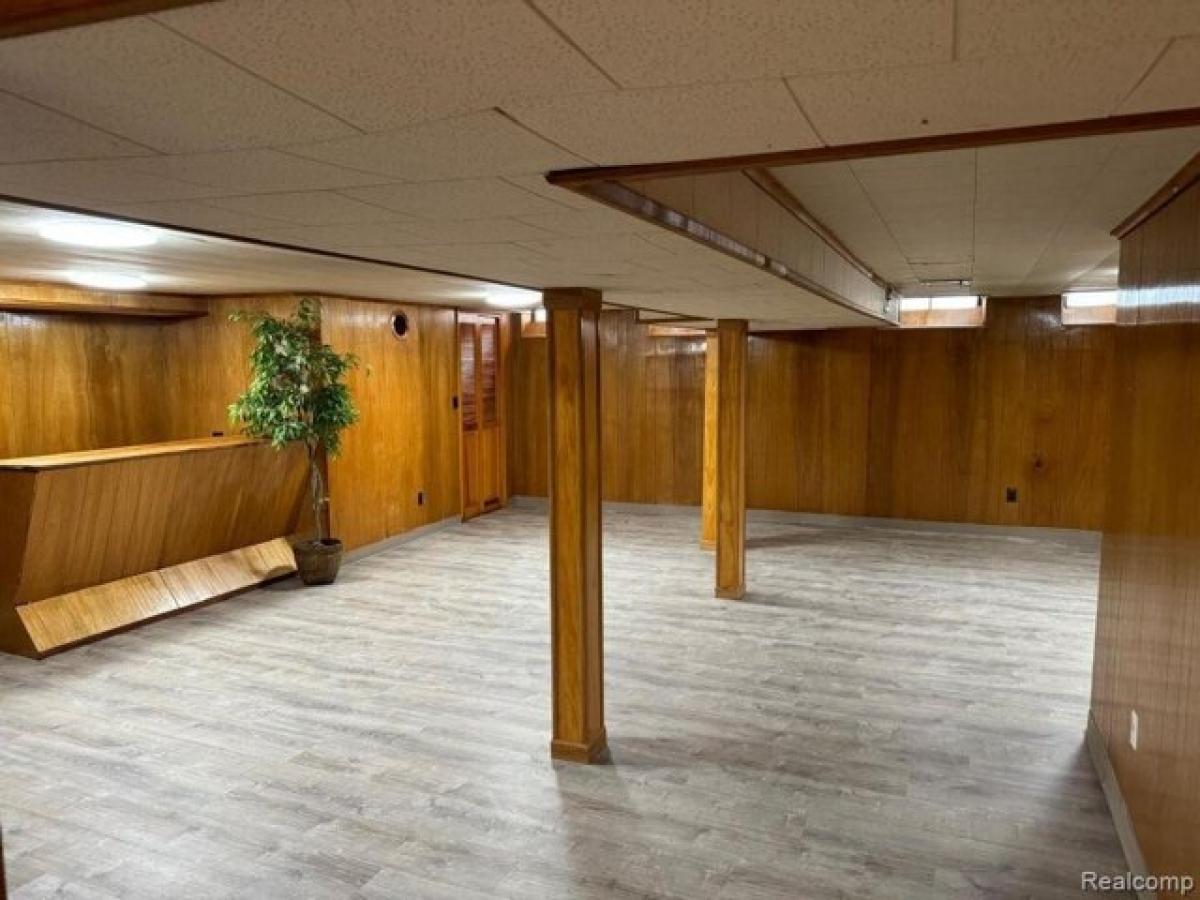 Picture of Home For Sale in Warren, Michigan, United States