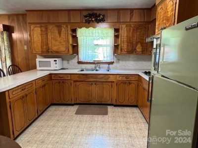 Home For Sale in Burnsville, North Carolina