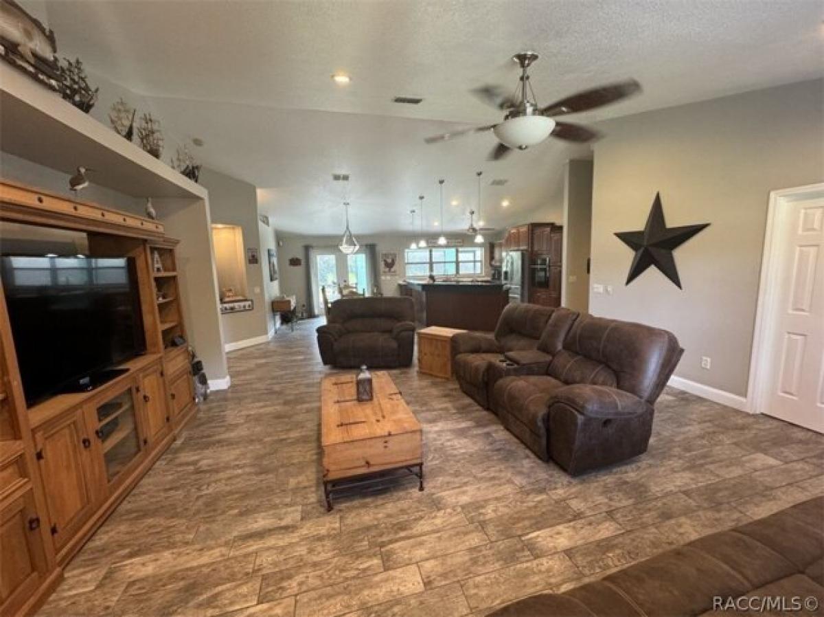 Picture of Home For Sale in Crystal River, Florida, United States