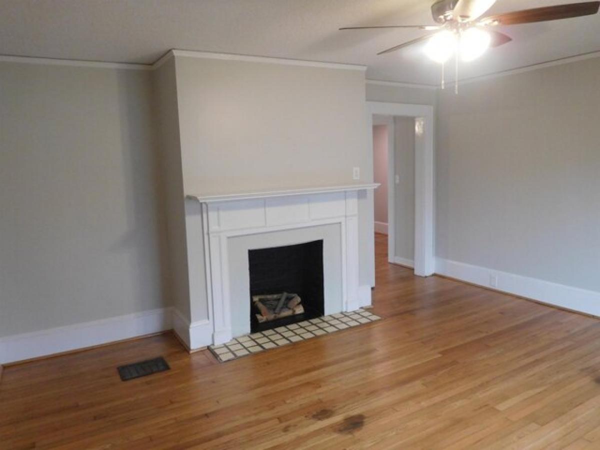 Picture of Home For Sale in Gaffney, South Carolina, United States