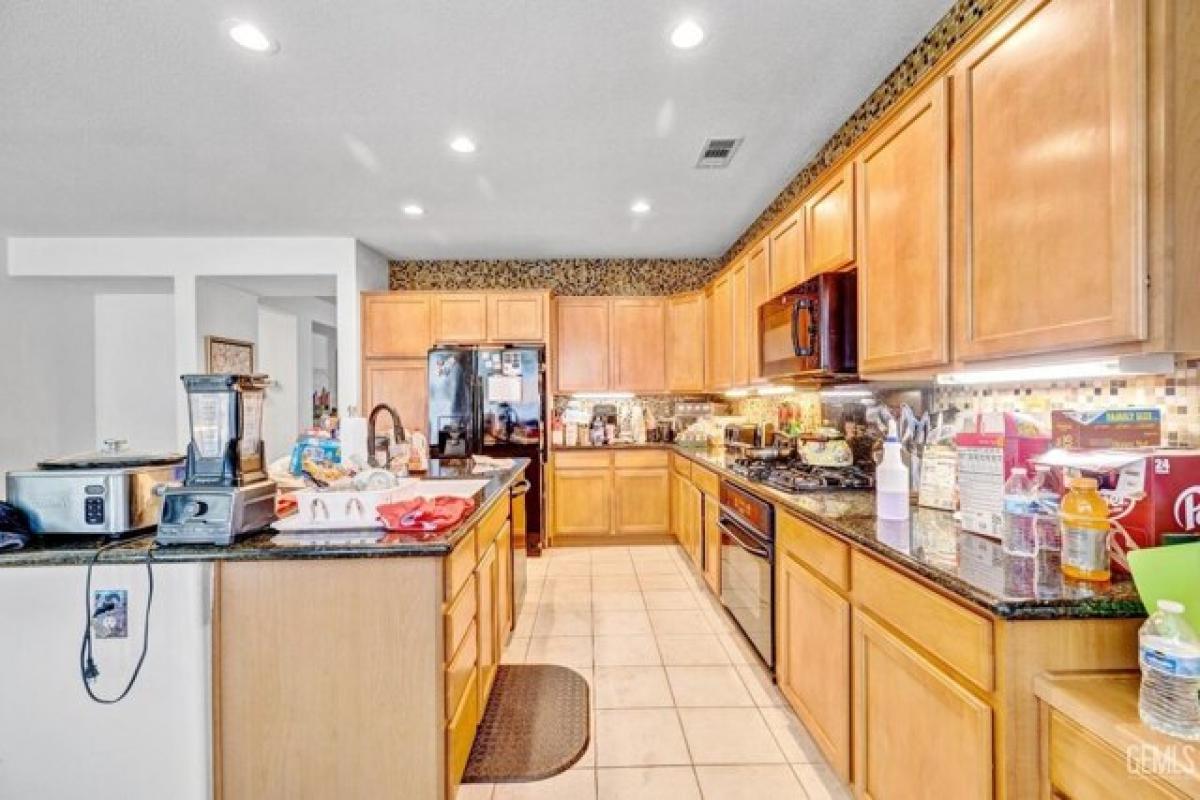 Picture of Home For Sale in Bakersfield, California, United States