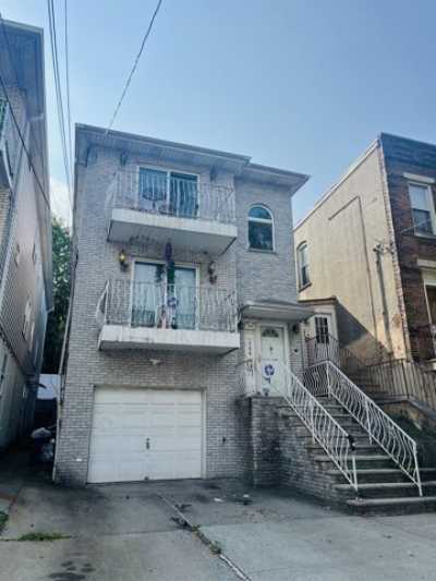 Home For Sale in Jersey City, New Jersey