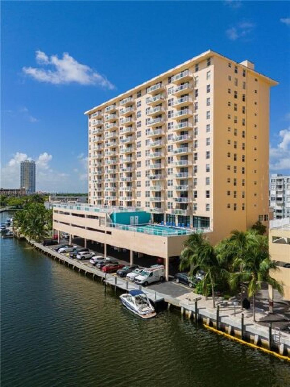 Picture of Home For Sale in Hallandale Beach, Florida, United States