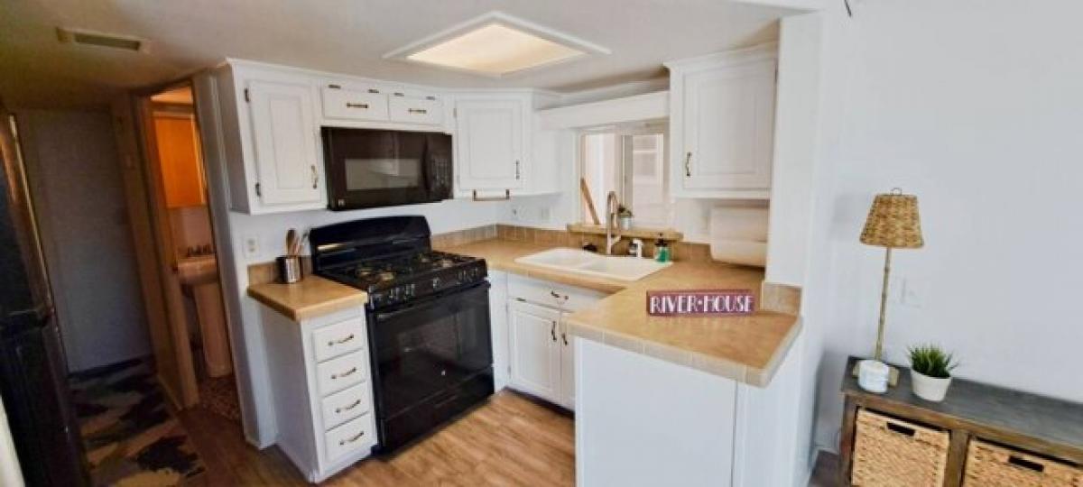 Picture of Home For Sale in Ehrenberg, Arizona, United States