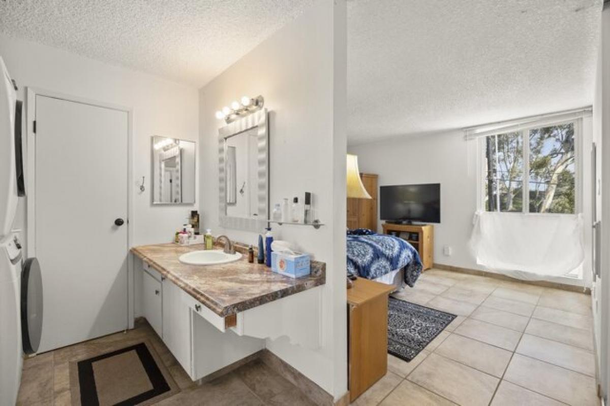 Picture of Home For Sale in Ventura, California, United States