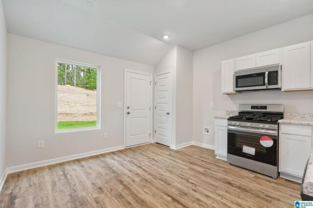 Picture of Home For Sale in Calera, Alabama, United States