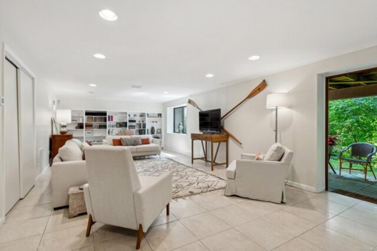 Picture of Home For Sale in Greenwich, Connecticut, United States