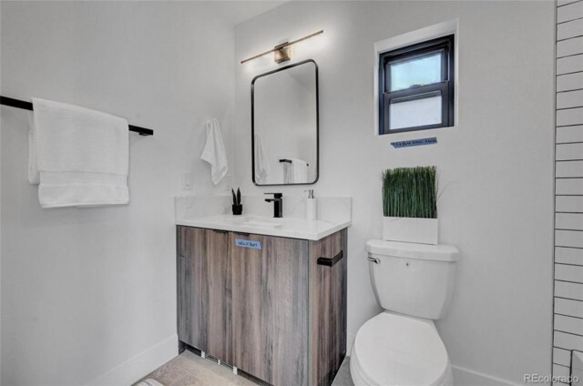 Picture of Home For Sale in Denver, Colorado, United States