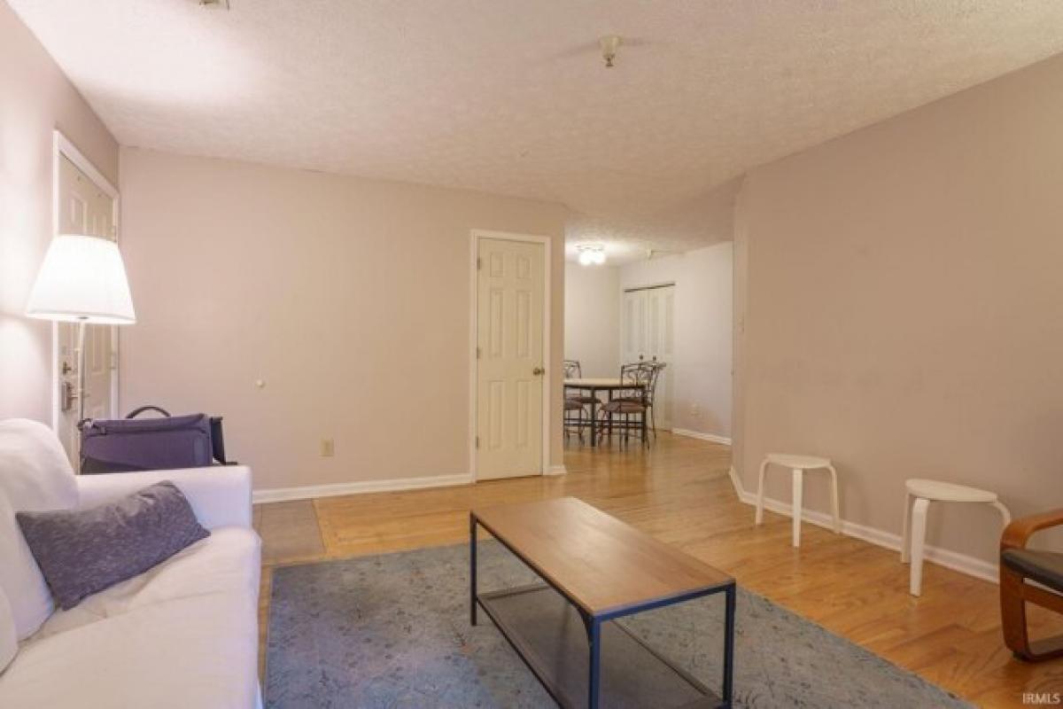 Picture of Home For Sale in Bloomington, Indiana, United States