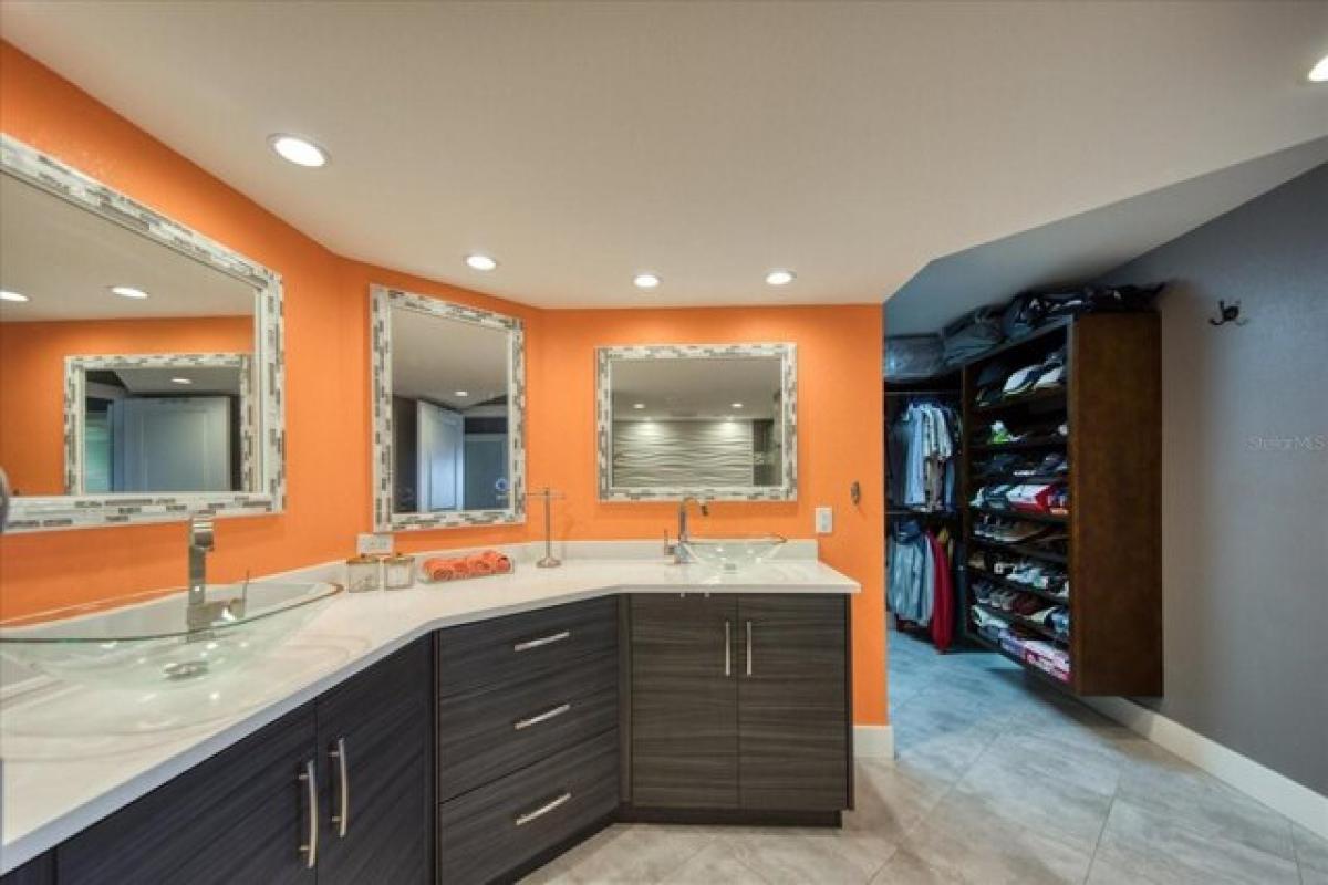 Picture of Home For Sale in Clearwater Beach, Florida, United States