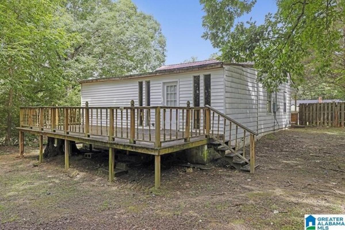 Picture of Home For Sale in Anniston, Alabama, United States