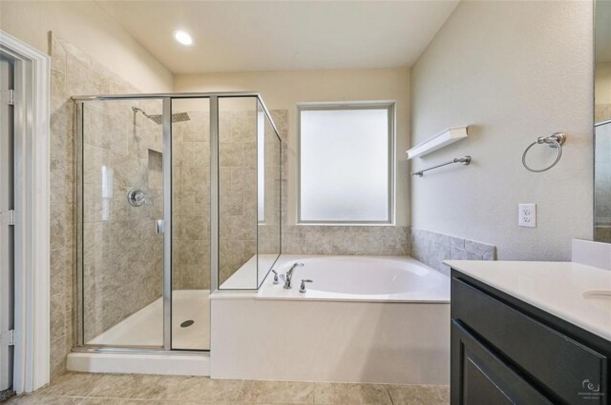 Picture of Home For Sale in Denton, Texas, United States