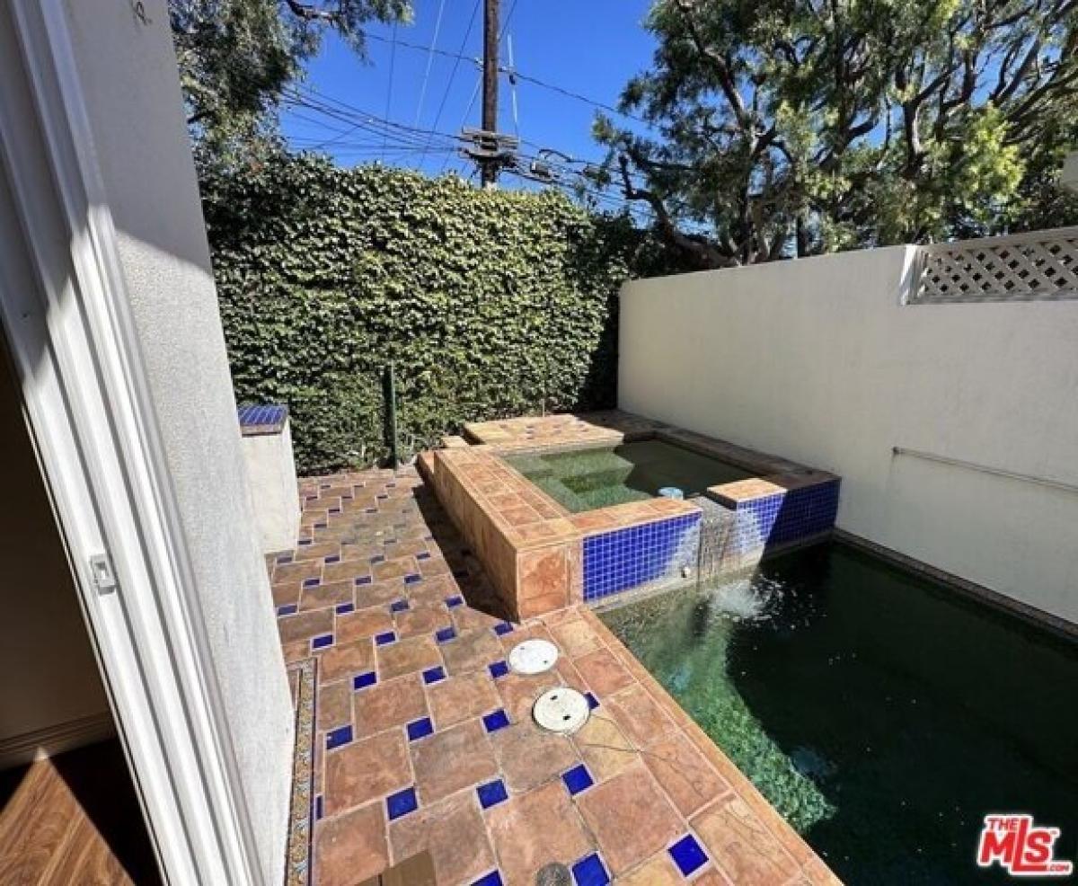 Picture of Home For Sale in Los Angeles, California, United States