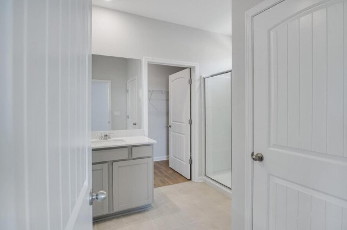 Picture of Home For Sale in White House, Tennessee, United States