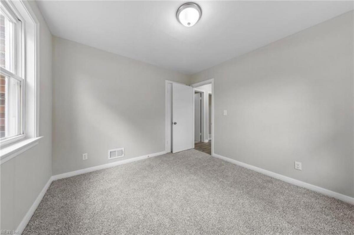 Picture of Home For Sale in Norfolk, Virginia, United States