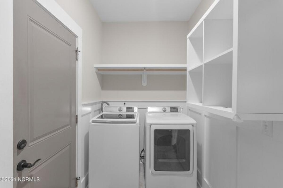 Picture of Home For Sale in Southport, North Carolina, United States