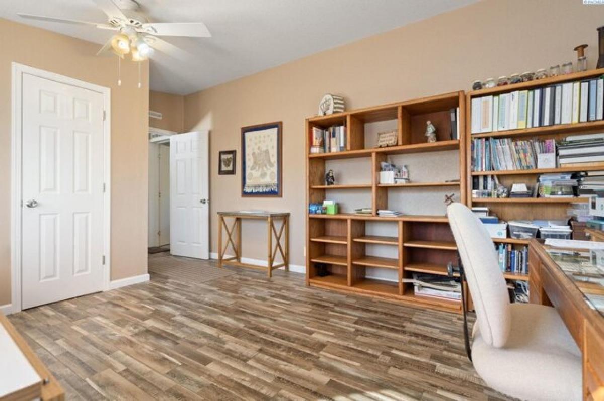 Picture of Home For Sale in Kennewick, Washington, United States