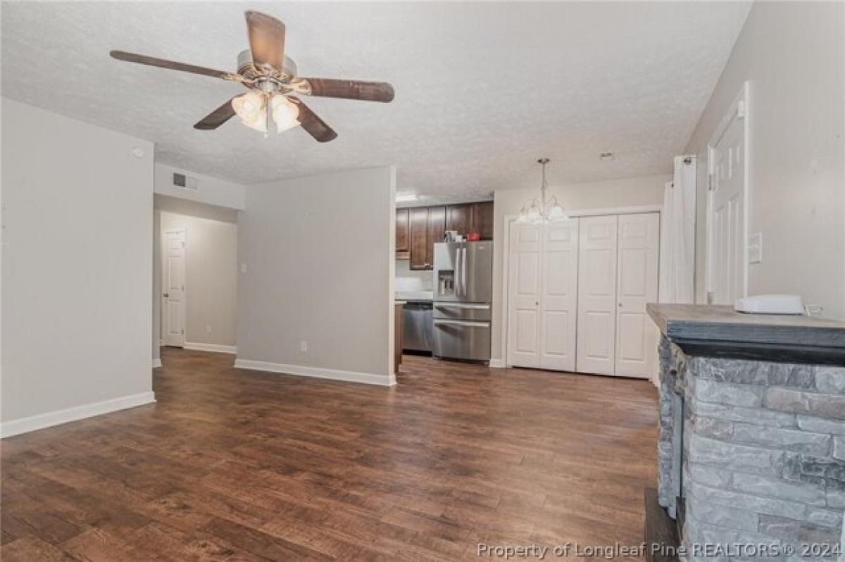 Picture of Home For Sale in Hope Mills, North Carolina, United States