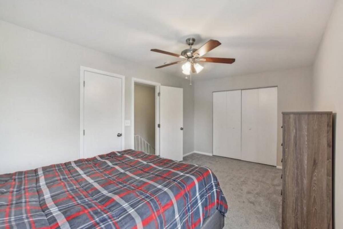 Picture of Home For Sale in Naperville, Illinois, United States