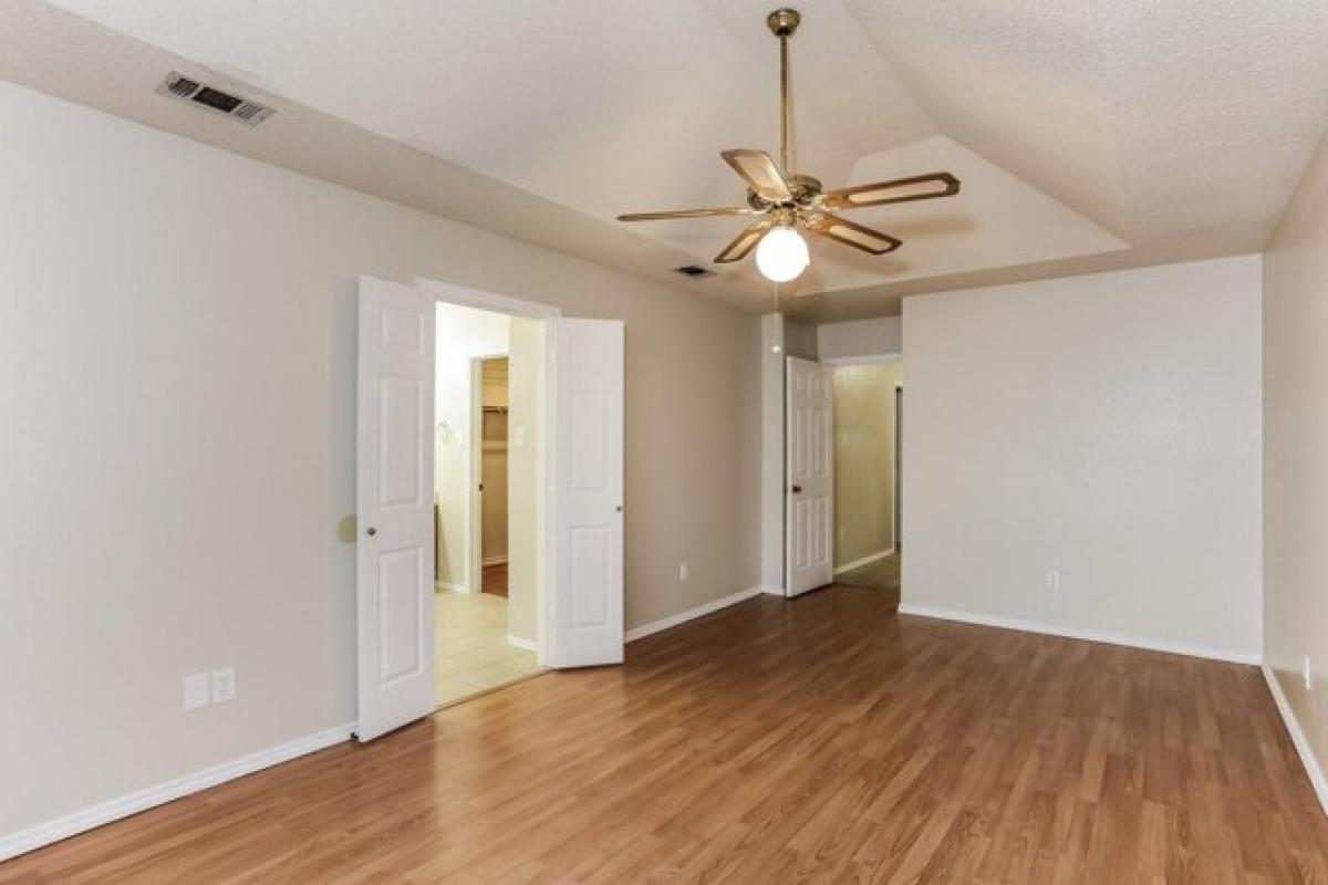 Picture of Home For Sale in Cedar Hill, Texas, United States