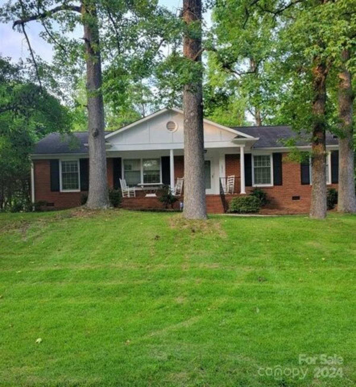 Picture of Home For Sale in Charlotte, North Carolina, United States