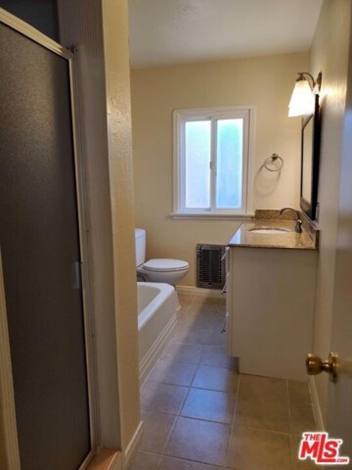 Picture of Home For Sale in Los Angeles, California, United States