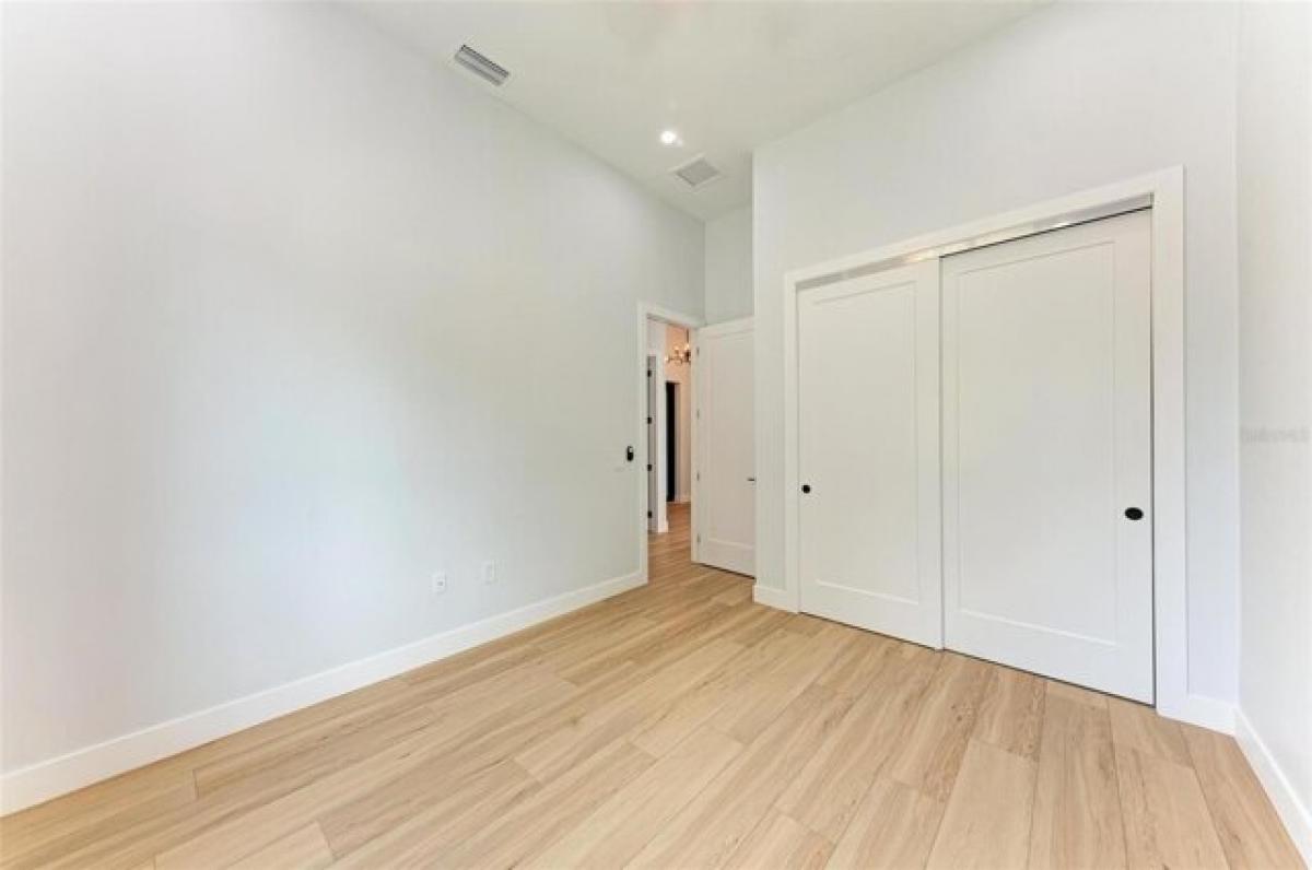 Picture of Home For Sale in Sarasota, Florida, United States