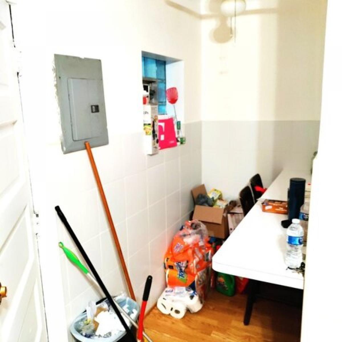 Picture of Home For Sale in Chicago, Illinois, United States