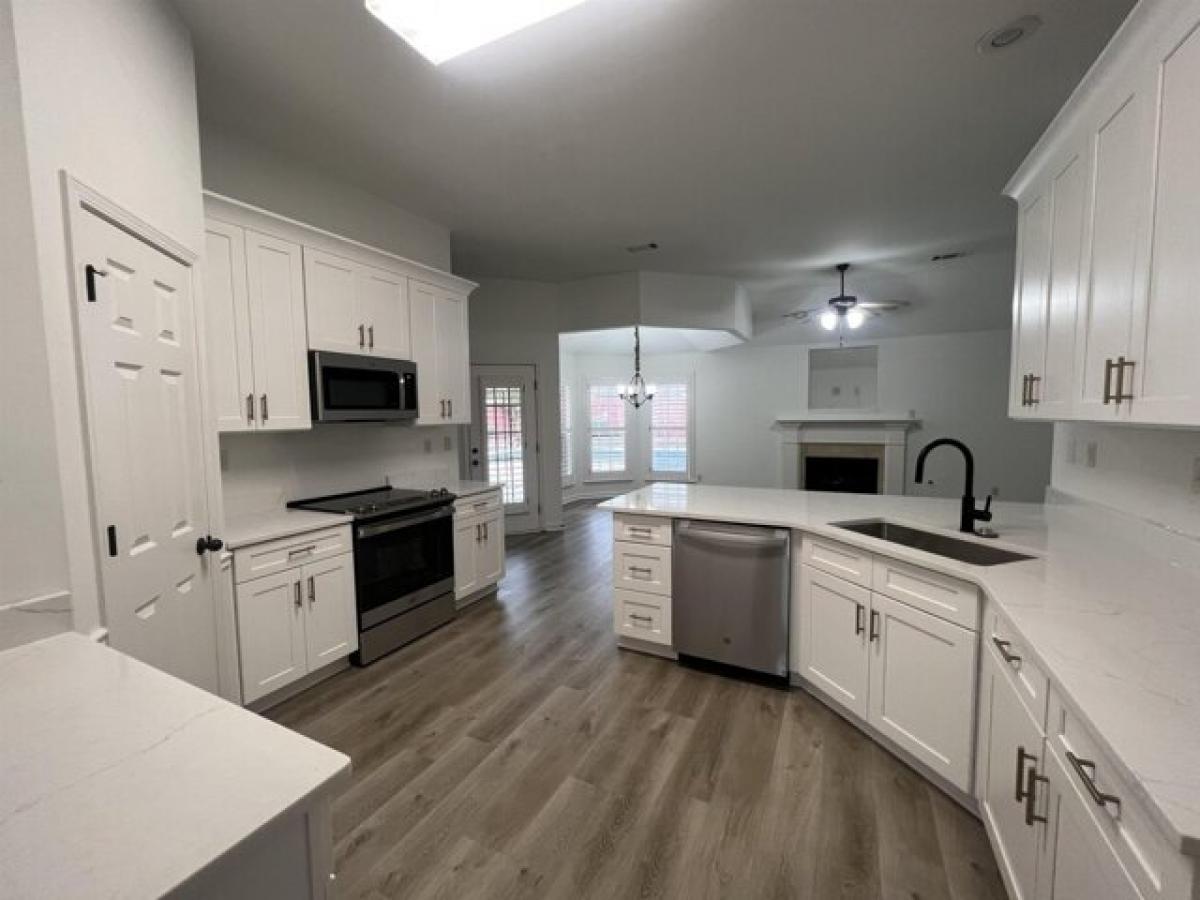 Picture of Home For Sale in Oakland, Tennessee, United States