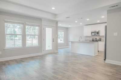 Home For Sale in Ocean Springs, Mississippi