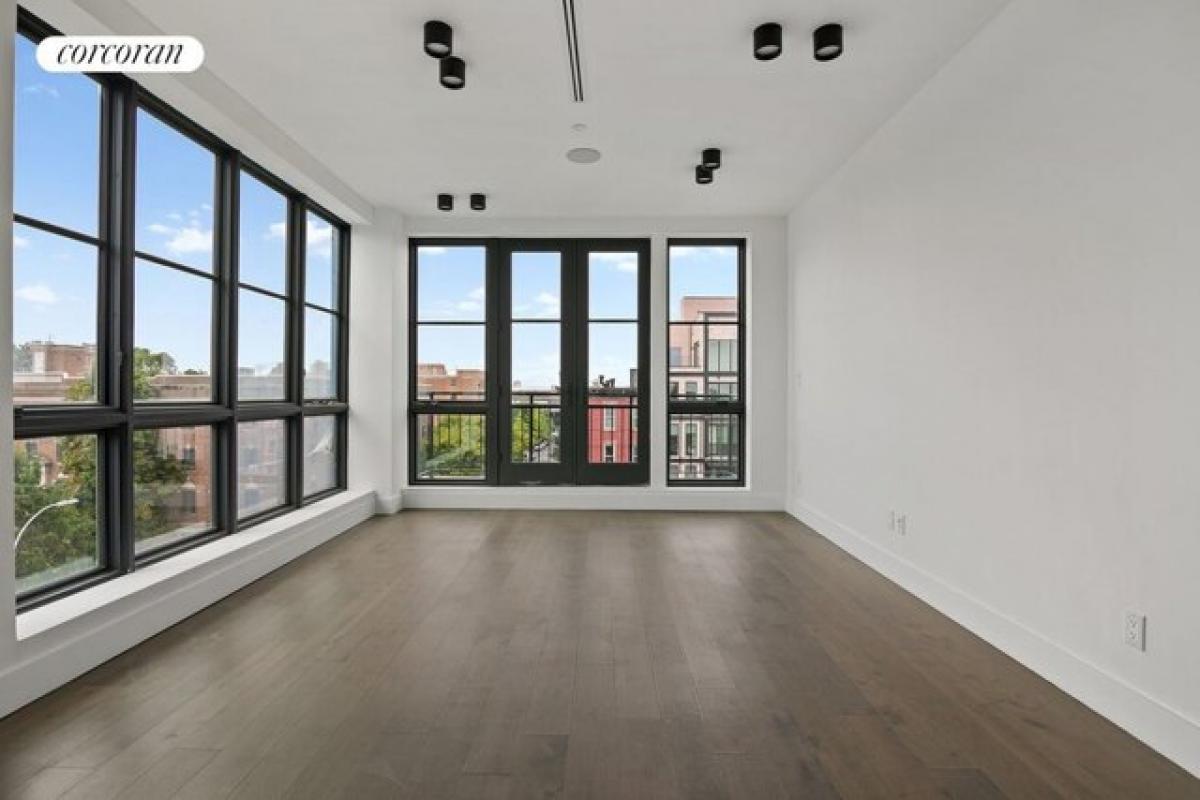 Picture of Home For Sale in Brooklyn, New York, United States