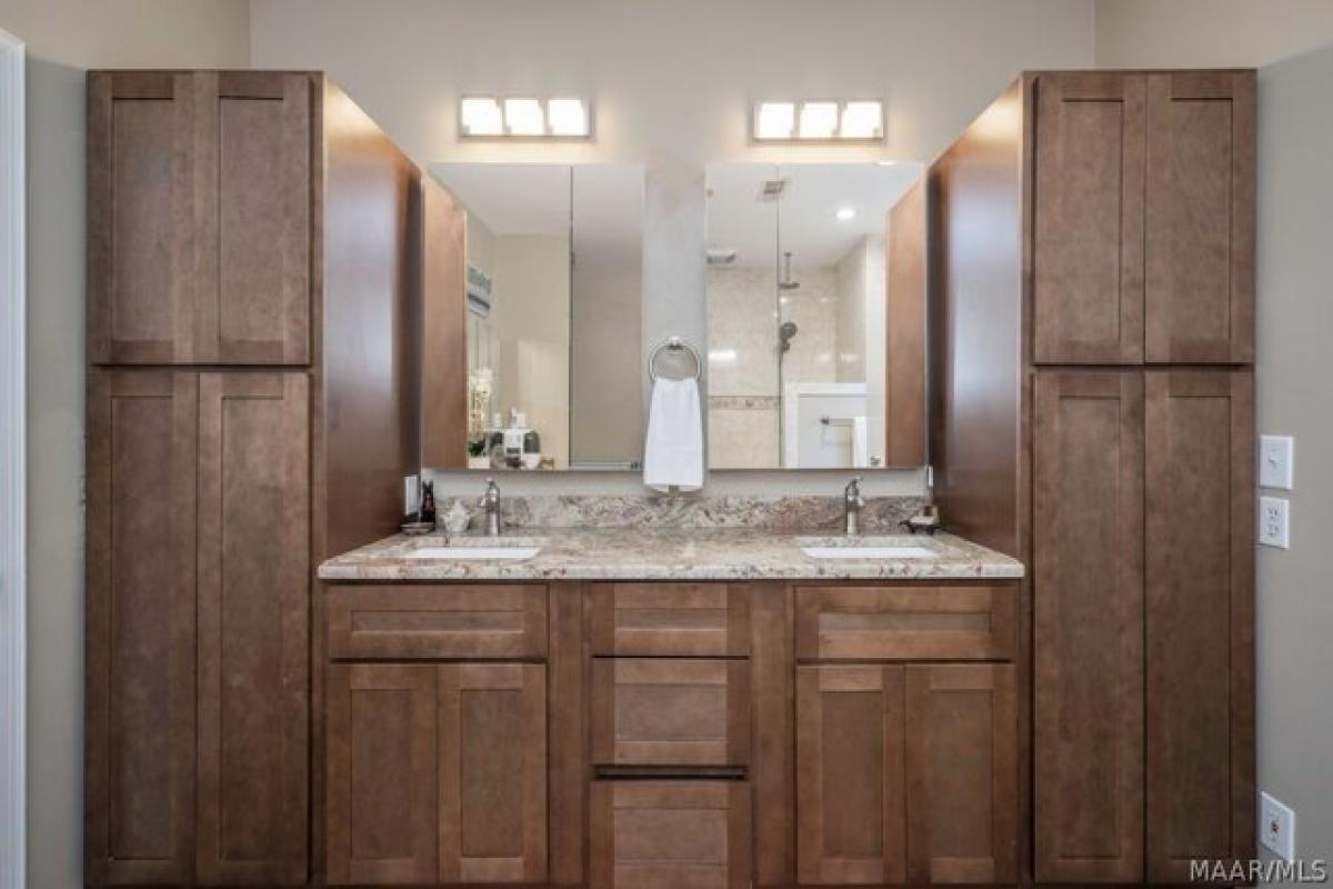 Picture of Home For Sale in Pike Road, Alabama, United States