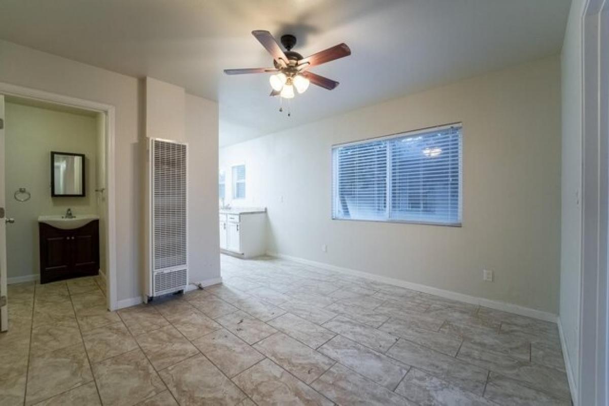 Picture of Home For Sale in Yuba City, California, United States