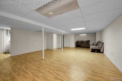 Home For Sale in Warren, Michigan