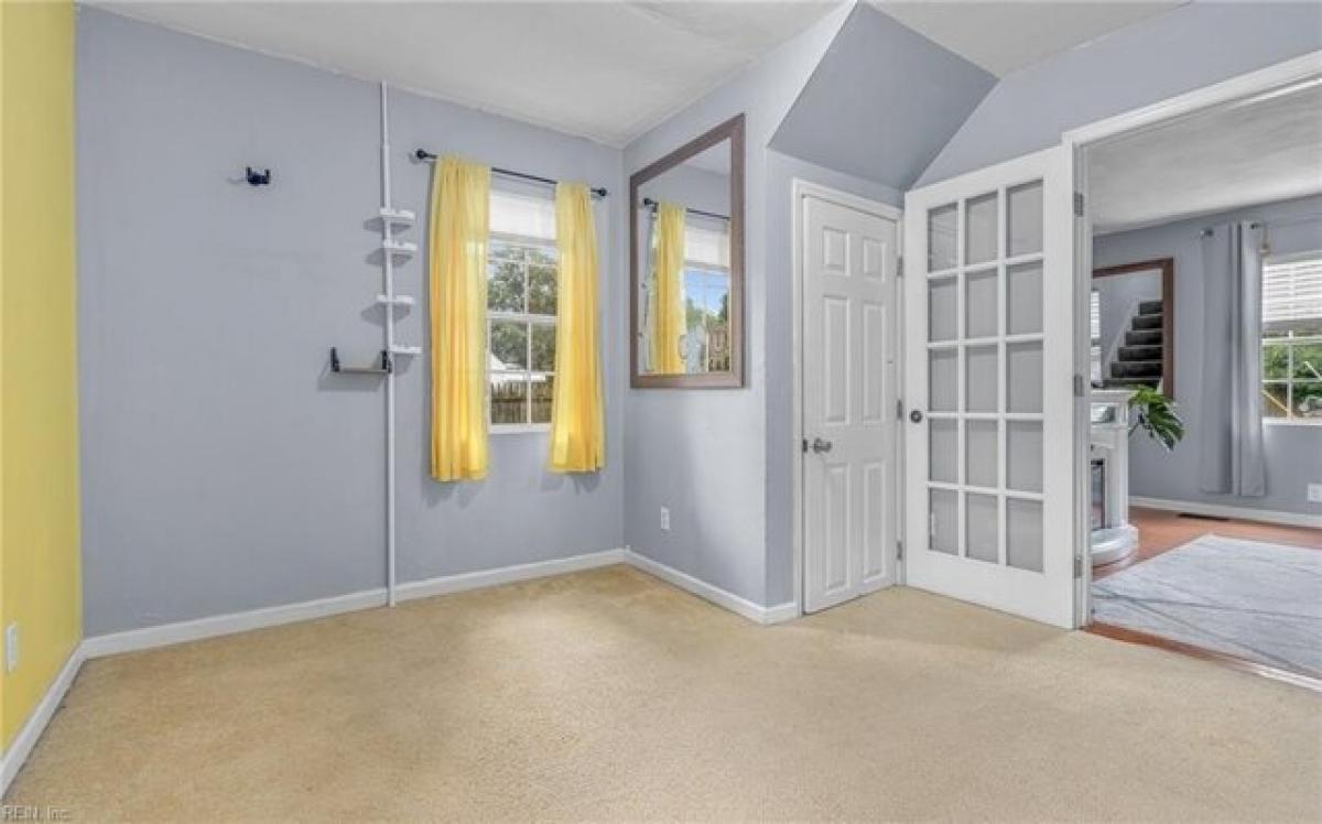 Picture of Home For Sale in Portsmouth, Virginia, United States