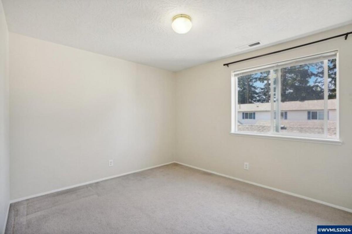 Picture of Home For Sale in Salem, Oregon, United States