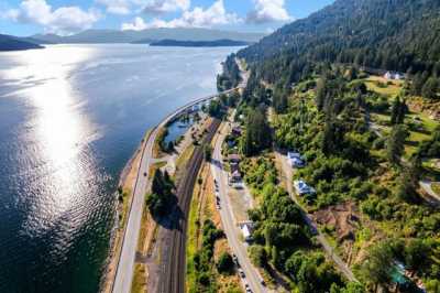 Home For Sale in Hope, Idaho