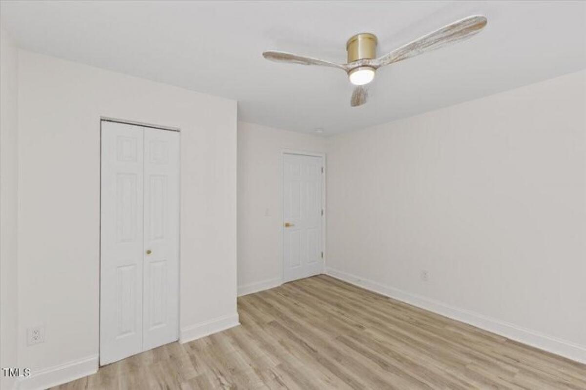 Picture of Home For Sale in Sanford, North Carolina, United States