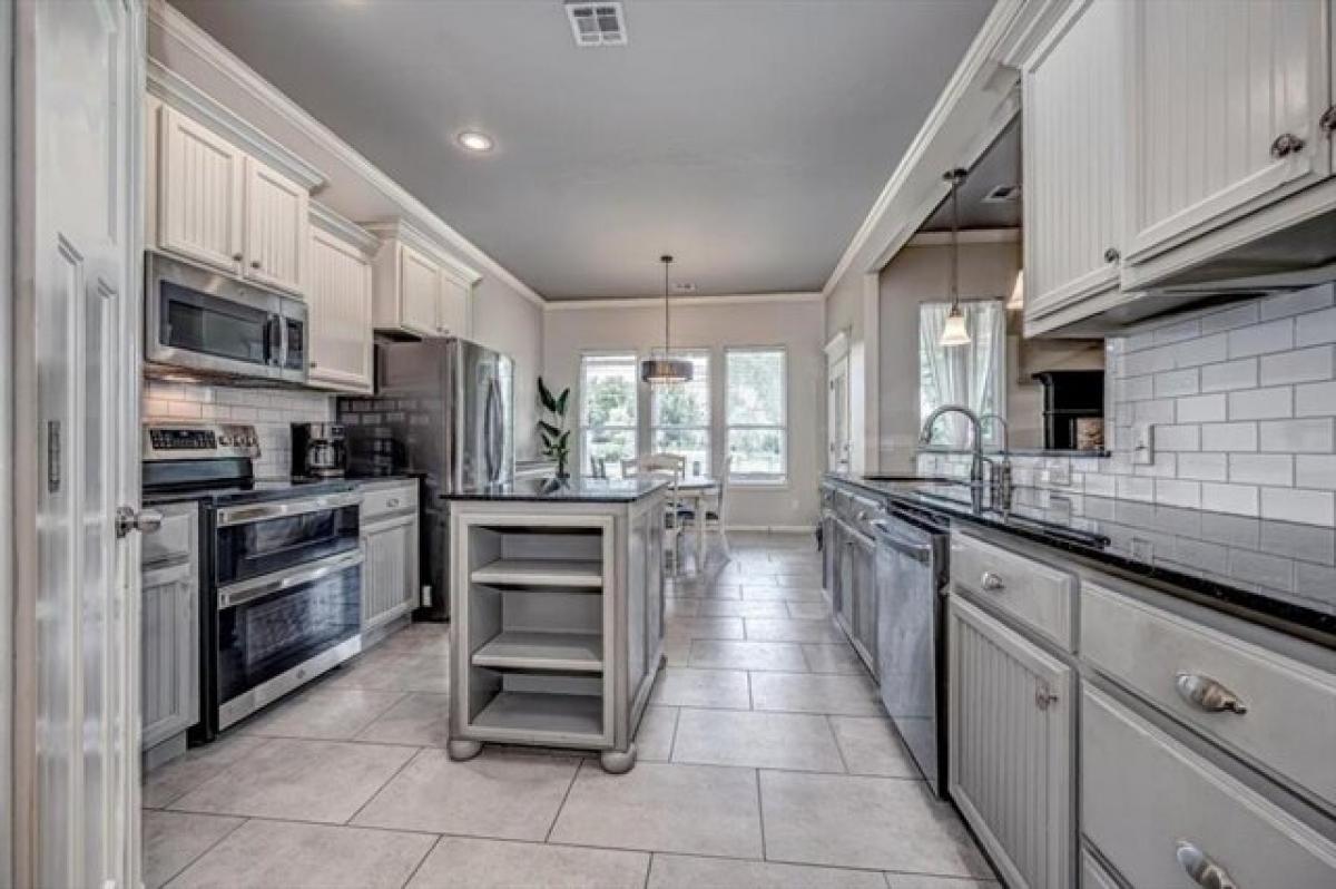 Picture of Home For Sale in Guthrie, Oklahoma, United States