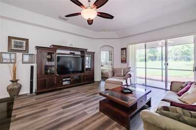 Home For Sale in Valrico, Florida