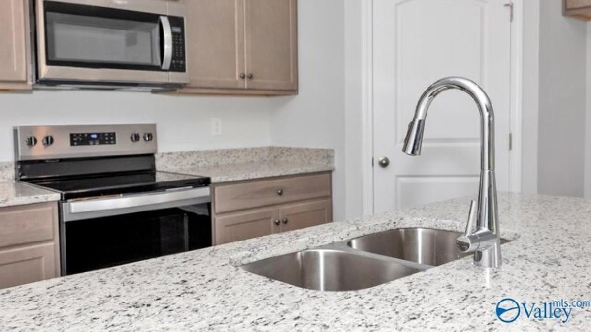 Picture of Home For Sale in Athens, Alabama, United States