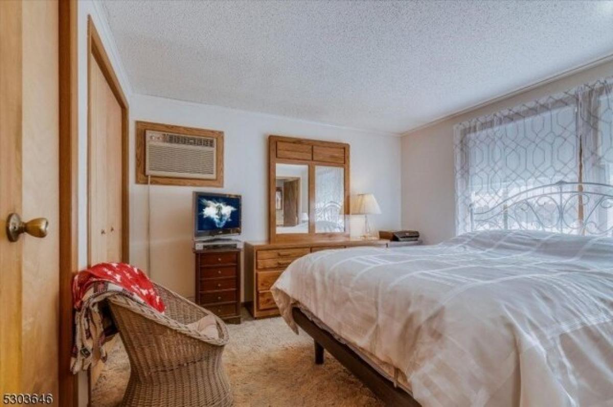 Picture of Home For Sale in Vernon, New Jersey, United States