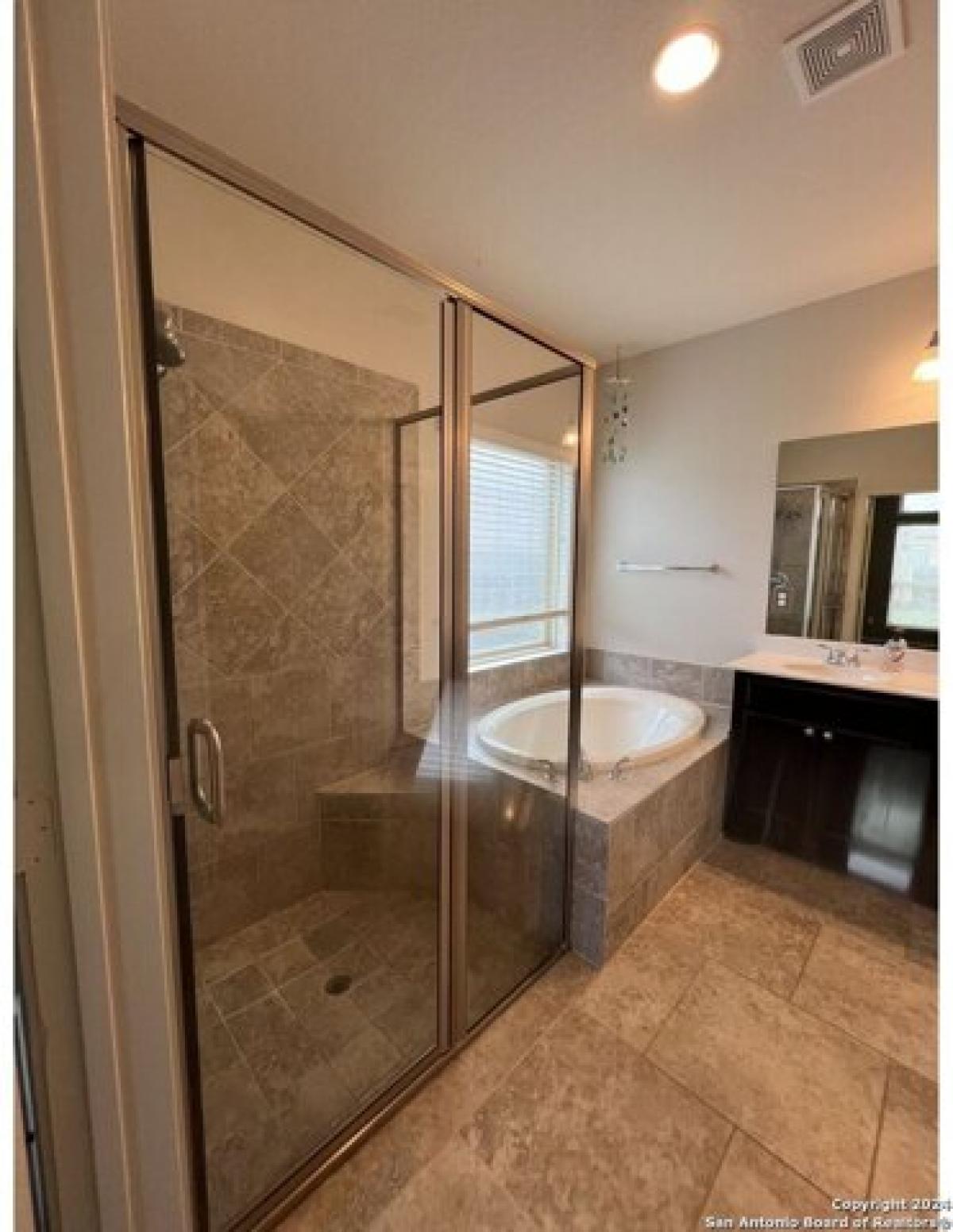 Picture of Home For Sale in San Antonio, Texas, United States