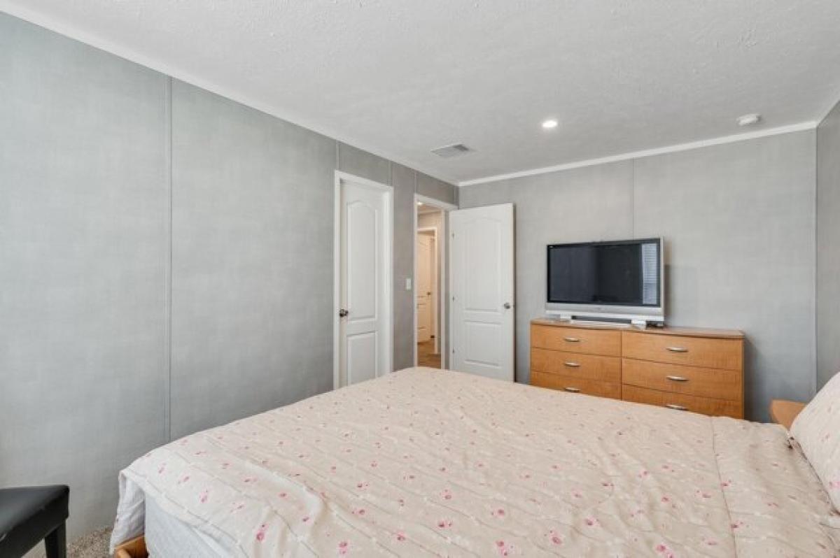 Picture of Home For Sale in Defuniak Springs, Florida, United States