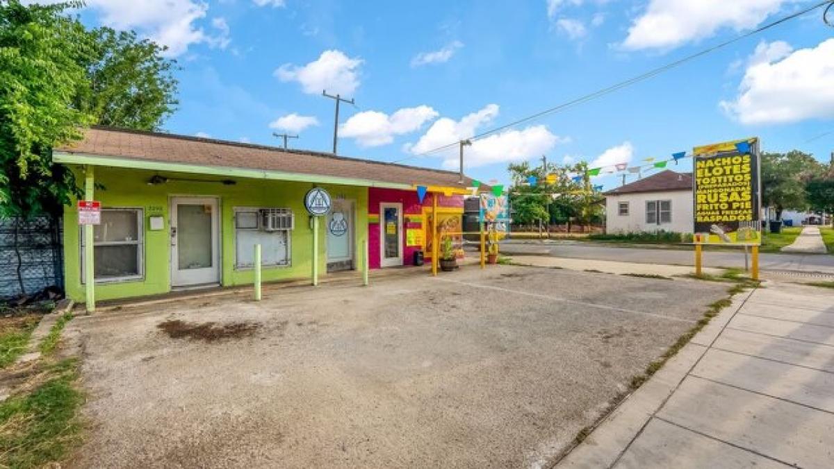 Picture of Home For Sale in San Antonio, Texas, United States