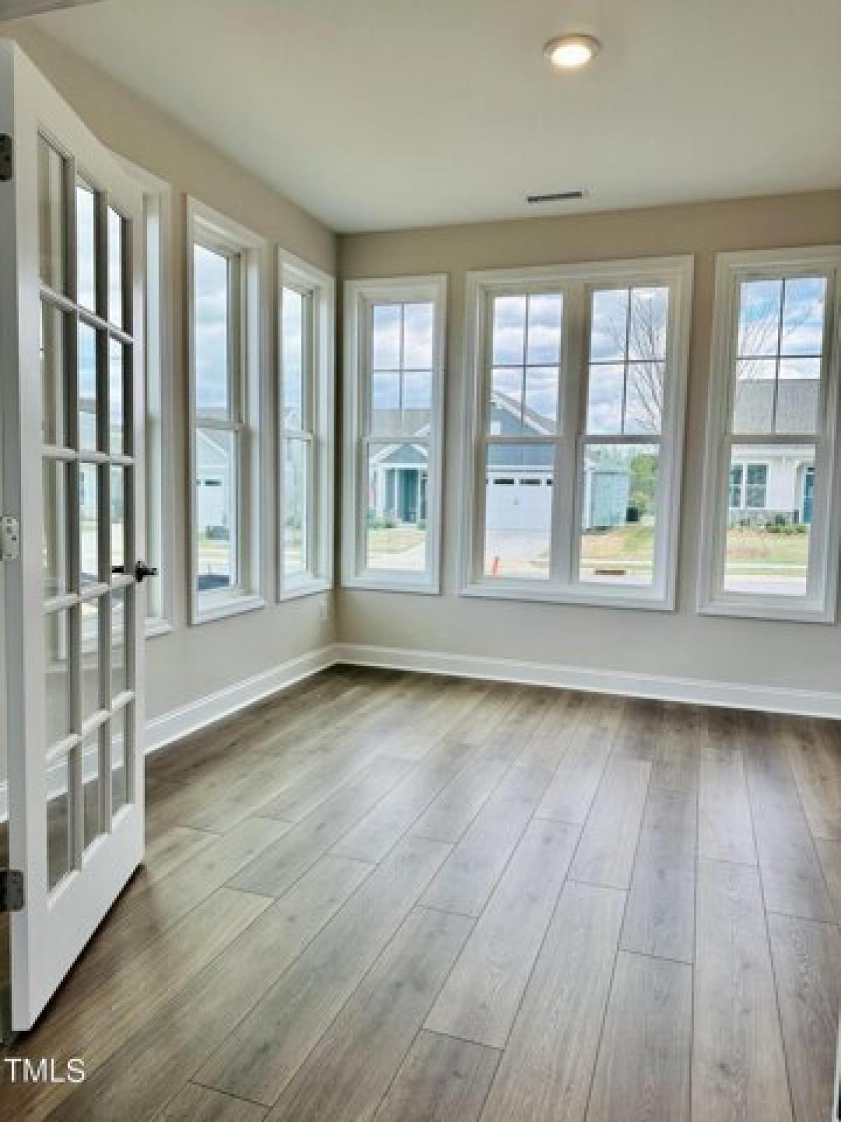 Picture of Home For Sale in Fuquay Varina, North Carolina, United States