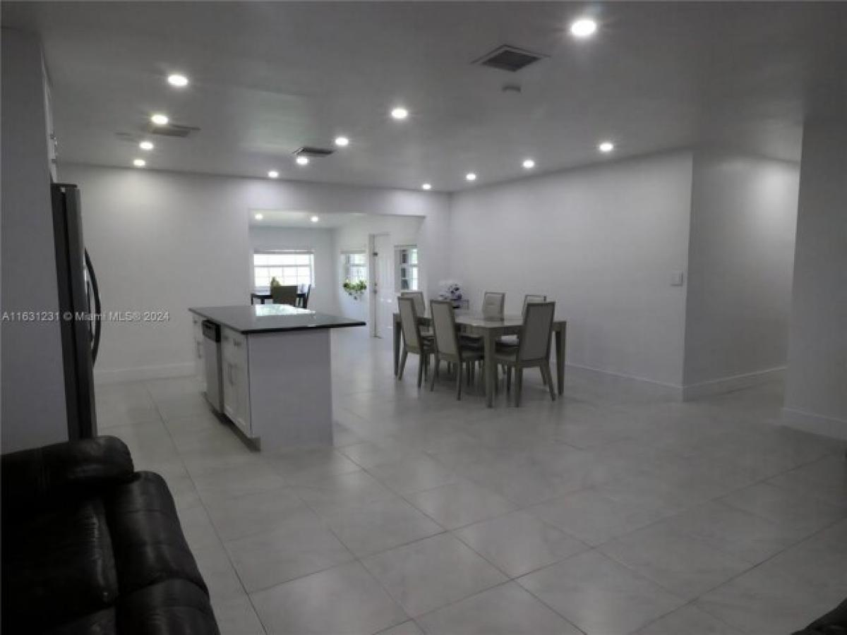 Picture of Home For Sale in Miami, Florida, United States