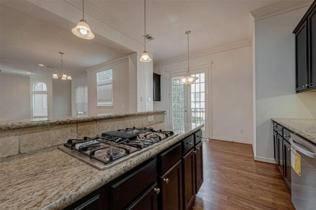 Picture of Home For Sale in Houston, Texas, United States