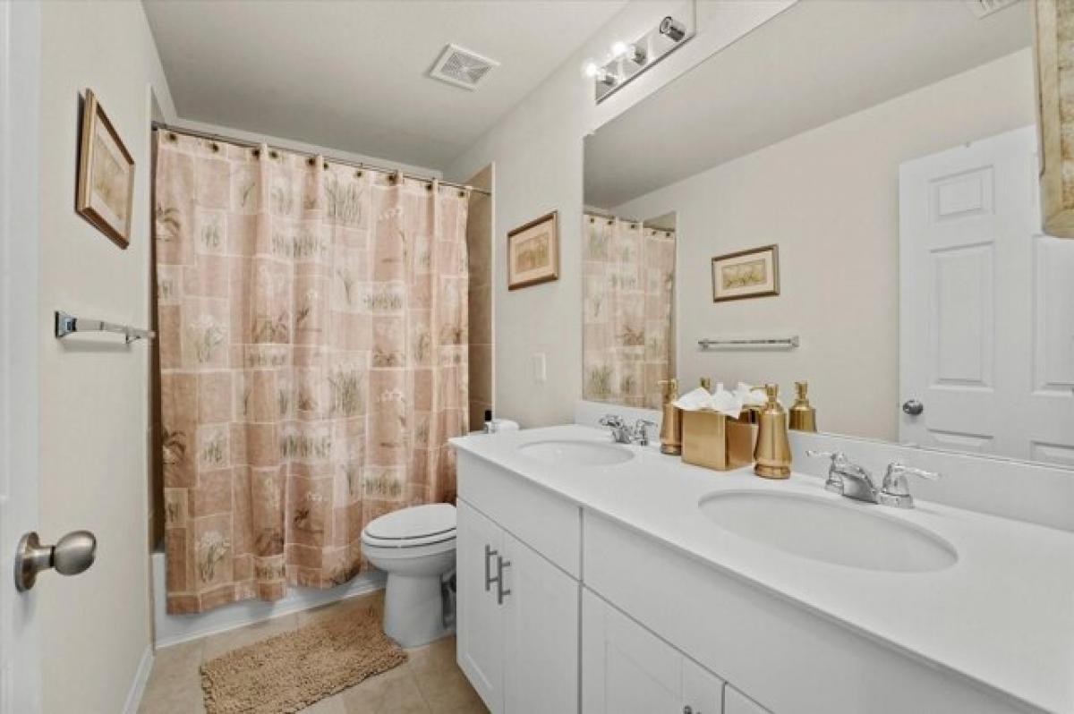 Picture of Home For Sale in Aubrey, Texas, United States